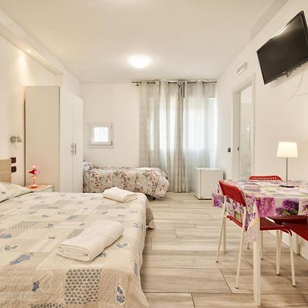 Отель Venice Pink House Маргера Экстерьер фото