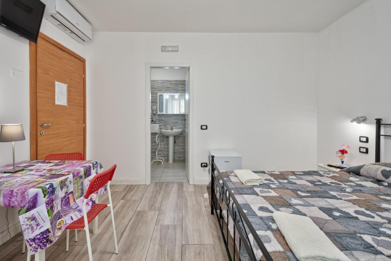 Отель Venice Pink House Маргера Экстерьер фото