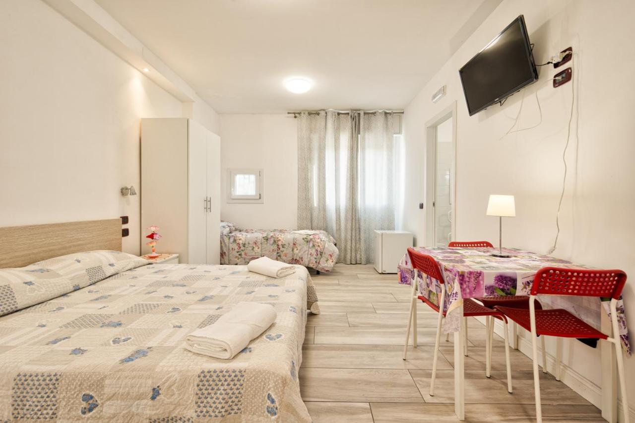 Отель Venice Pink House Маргера Экстерьер фото