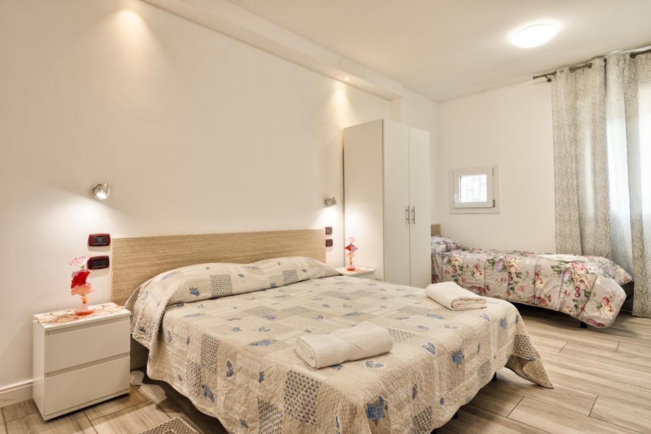 Отель Venice Pink House Маргера Экстерьер фото