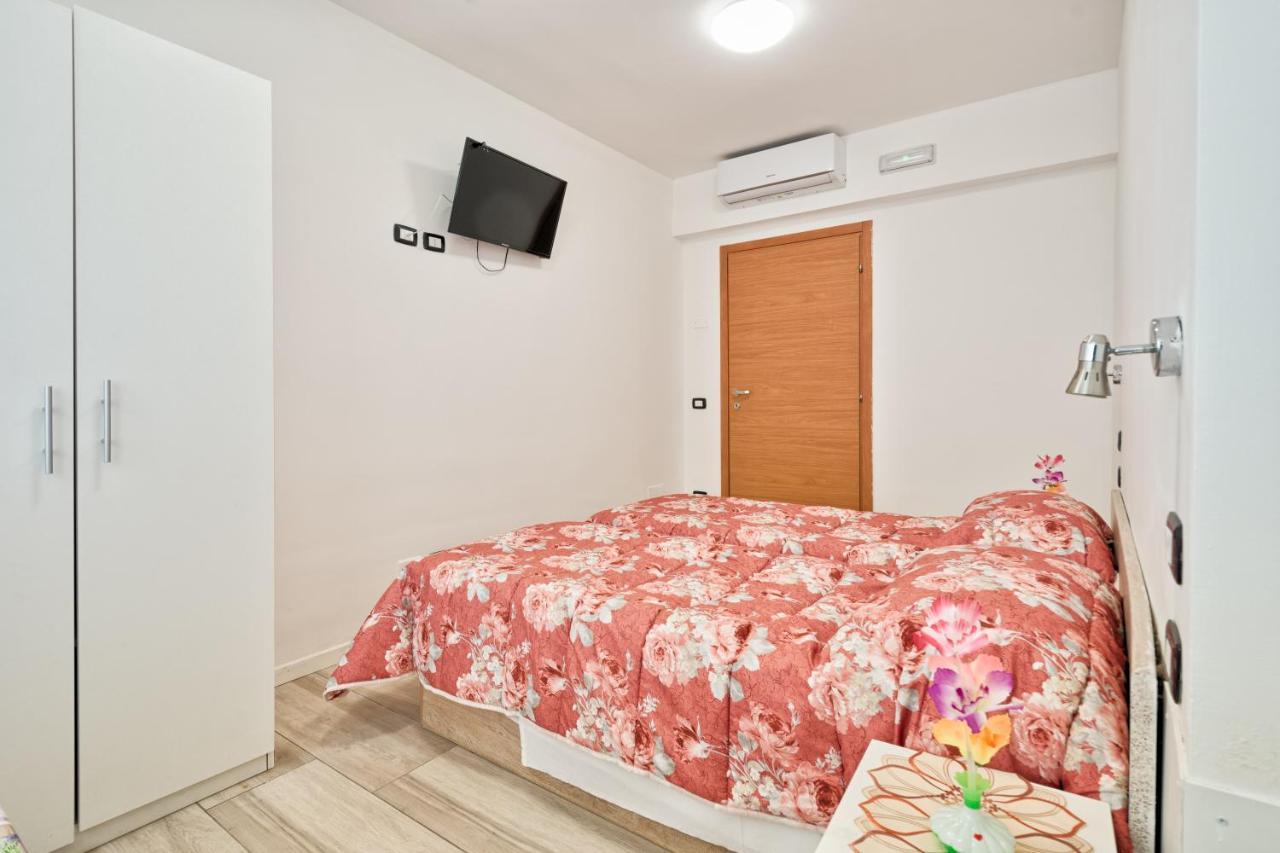 Отель Venice Pink House Маргера Экстерьер фото